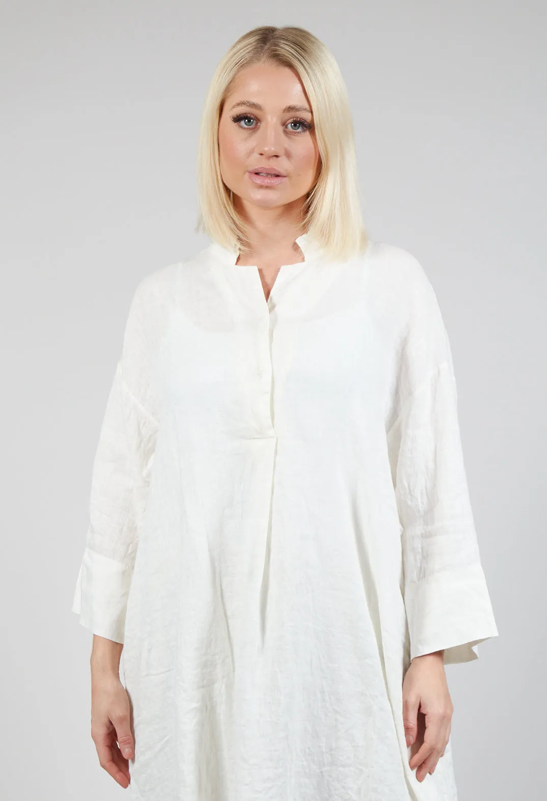 Dali L Tunic In Mandorla