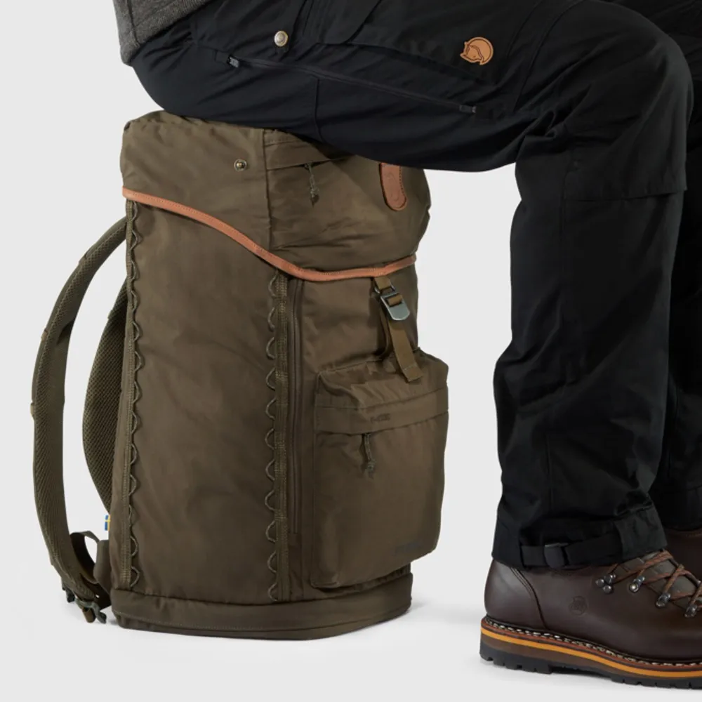 FjallRaven Singi Stubben Robust Backpack - Dark Olive