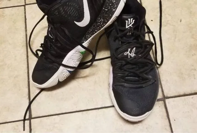 Nike Kyrie 5 Black Magic