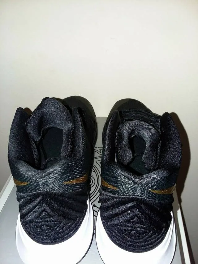 Nike kyrie 5 black metallic gold