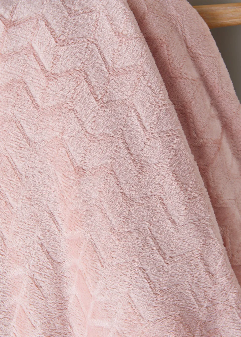 Pink Embossed Fleece Throw (200cm x 250cm)